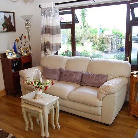 The Ocean Wave Nocleg ze śniadaniem